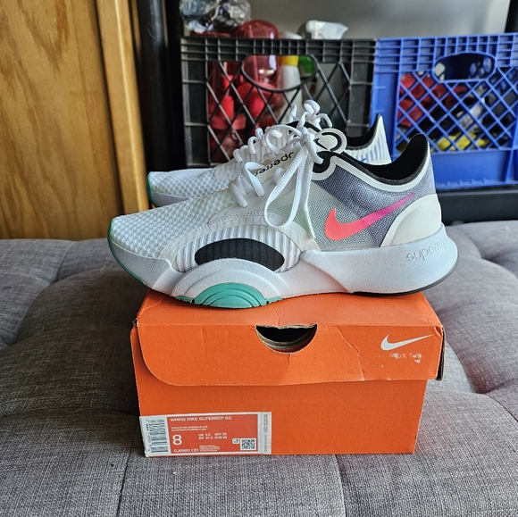 Tennis Shoes Nike - Picture 6 of 8